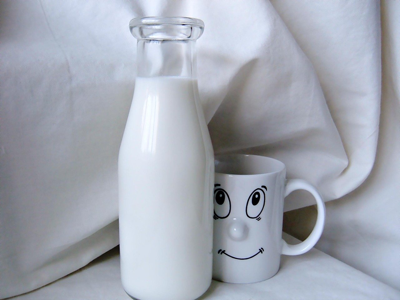 Őszinte tej és jegesmedve - visszaváltható tej üveg